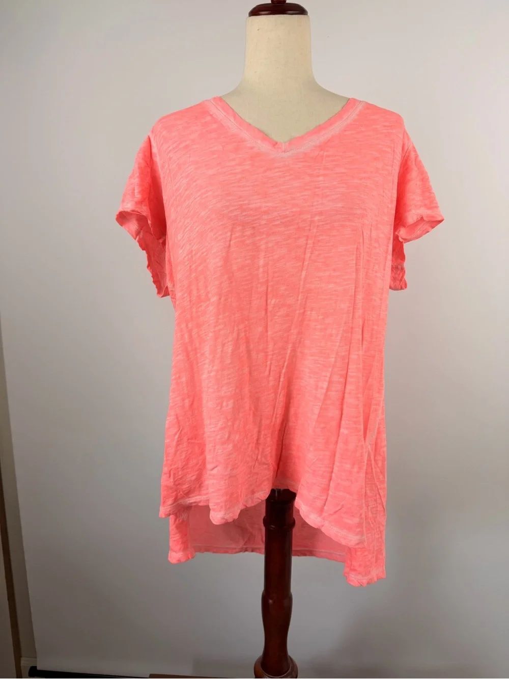 Boutique Soft V-Neck Coral Pink Slub Tee Size 1X
